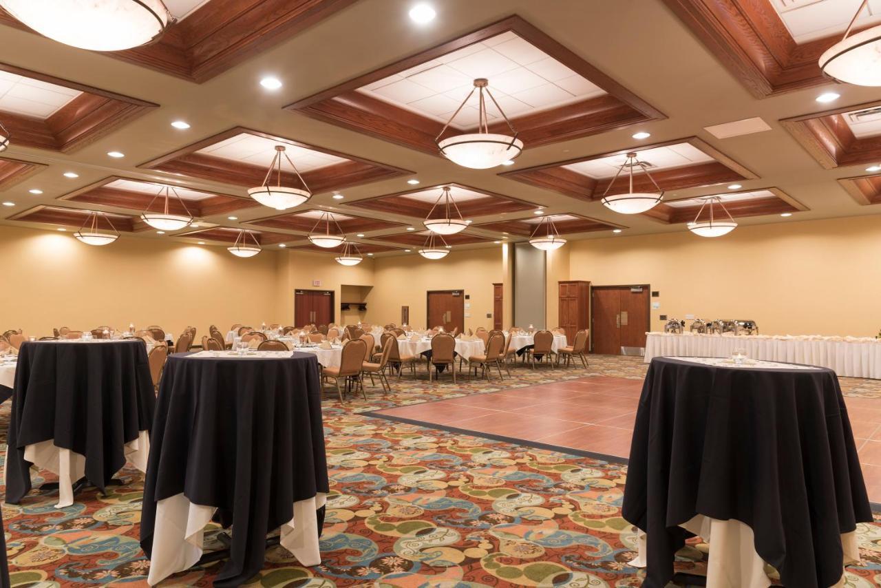 Holiday Inn Midland By Ihg Exteriör bild