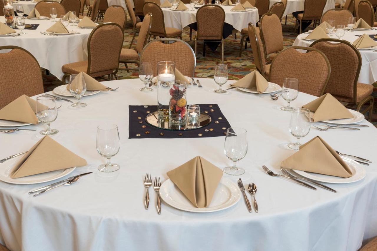 Holiday Inn Midland By Ihg Exteriör bild