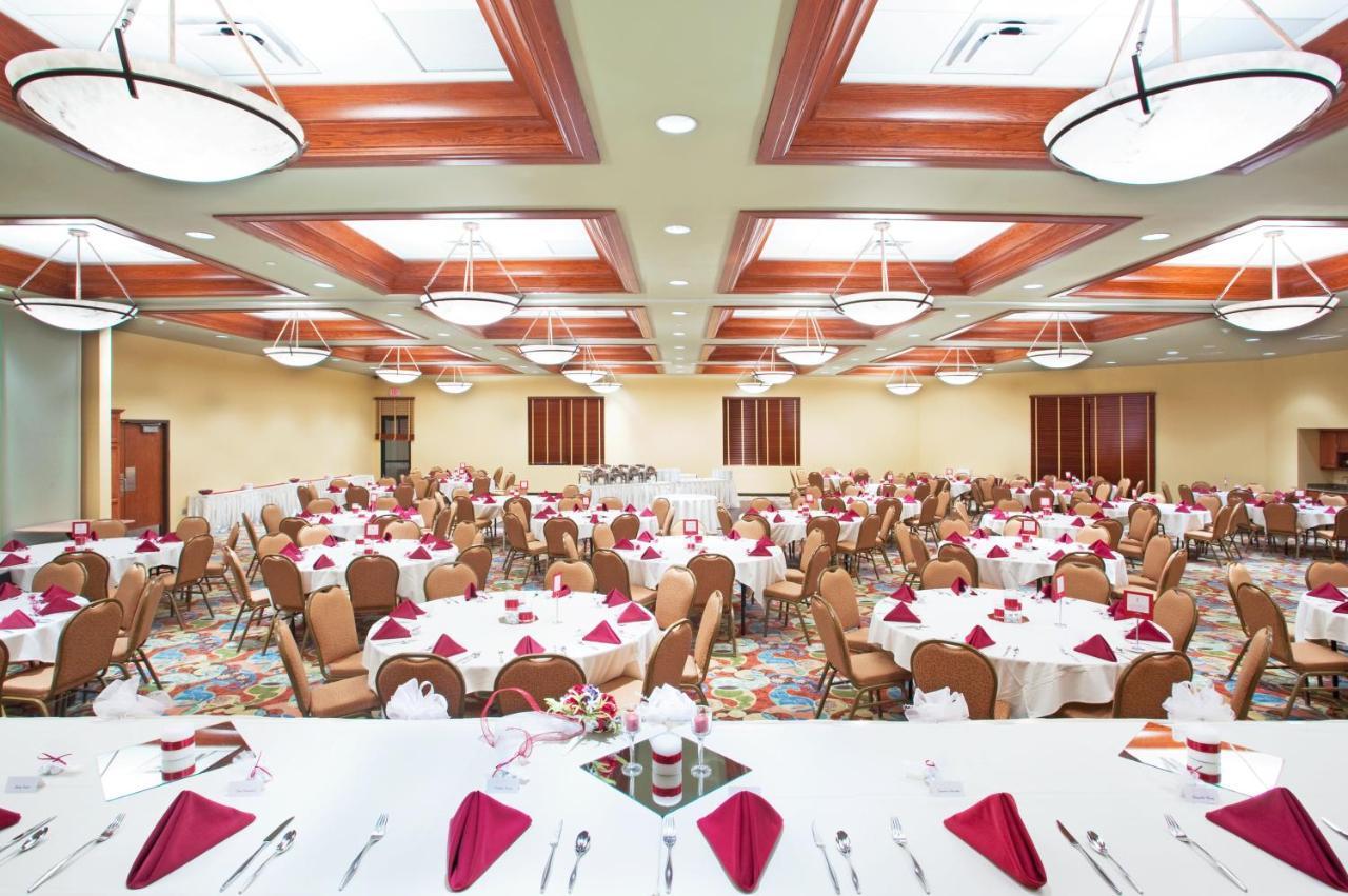 Holiday Inn Midland By Ihg Exteriör bild