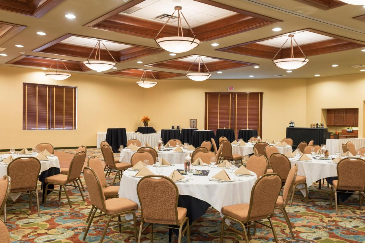 Holiday Inn Midland By Ihg Exteriör bild